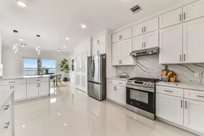 9208 W Bay Road, Galveston, TX 77554 - Photo 18