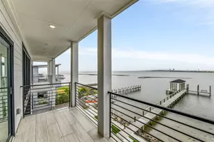 9208 W Bay Rd, Galveston, TX 77554 - Photo 22