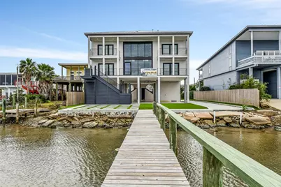 9208 W Bay Road, Galveston, TX 77554 - Photo 1