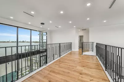 9208 W Bay Road, Galveston, TX 77554 - Photo 24