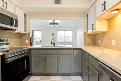 2135 Casa Rio Circle, Dickinson, TX 77539 - Photo 10