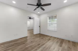 1435 N Durham Dr, Houston, TX 77008 - Photo 16