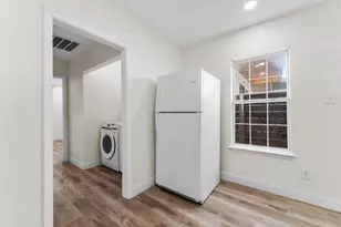 1435 N Durham Dr, Houston, TX 77008 - Photo 8