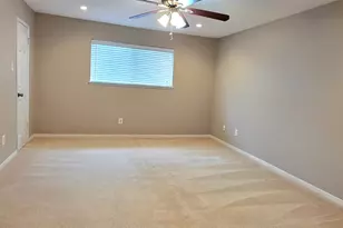 3038 Shawnee Dr, Sugar Land, TX 77479 - Photo 10