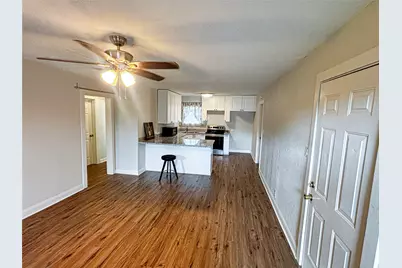 306 Azalea Street, Lake Jackson, TX 77566 - Photo 2