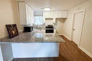 306 Azalea St, Lake Jackson, TX 77566 - Photo 6