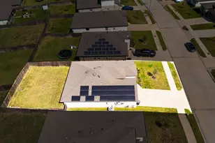 8102 Buck Ln, Rosharon, TX 77583 - Photo 4