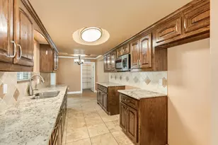 400 Pecan Estates Rd, Angleton, TX 77515 - Photo 8