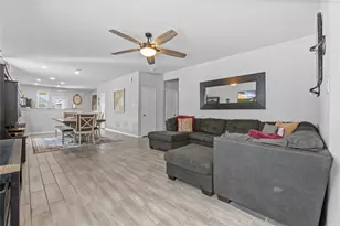 806 Wembley Wood Wy, Houston, TX 77336 - Photo 4