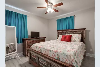 10 Windsor Court, Galveston, TX 77551 - Photo 8