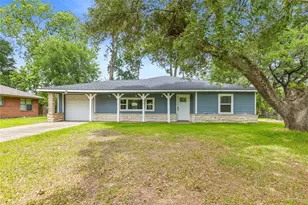 315 Roundabout Rd, Huntsville, TX 77320 - Photo 1