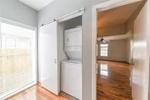 2510 Whitney St, Houston, TX 77006 - Photo 18
