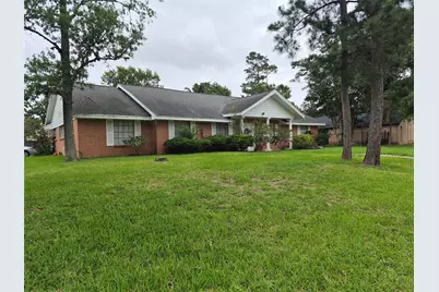 814 Oak Leaf Street, La Porte, TX 77571 - Photo 1