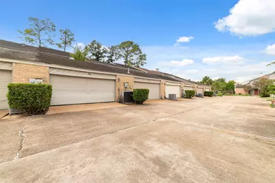 12625 Memorial Drive #50, Houston, TX 77024 - Photo 28