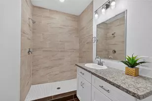 8018 Ethel St, Houston, TX 77028 - Photo 16