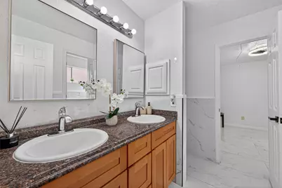 14310 Royal Hill Drive, Houston, TX 77083 - Photo 24
