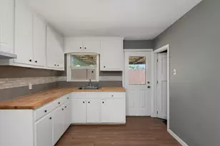 740 Westford St, Houston, TX 77022 - Photo 6
