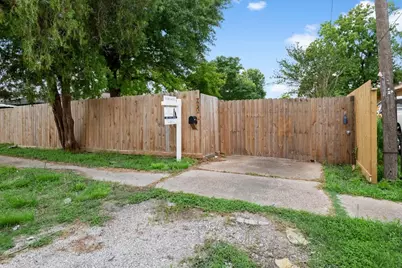 740 Westford Street, Houston, TX 77022 - Photo 2