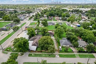 740 Westford St, Houston, TX 77022 - Photo 30
