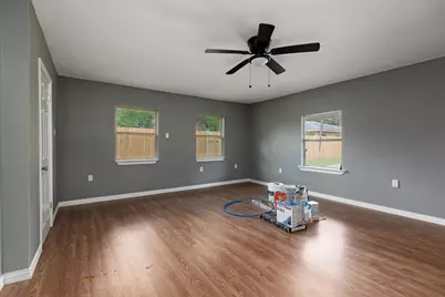 740 Westford Street, Houston, TX 77022 - Photo 14