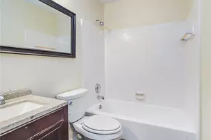 3307 E Heatherock Cir, Sugar Land, TX 77479 - Photo 8