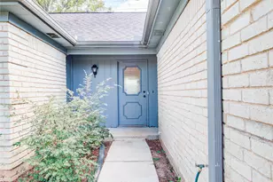 3307 E Heatherock Cir, Sugar Land, TX 77479 - Photo 2