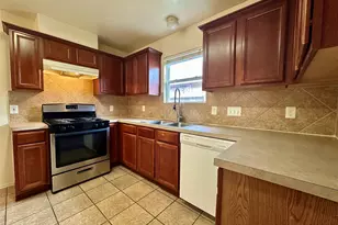 7271 Caracara Dr, Houston, TX 77040 - Photo 4