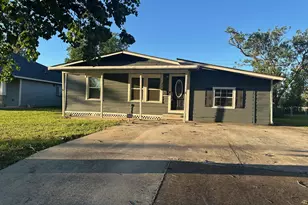 324 Azalea St, Lake Jackson, TX 77566 - Photo 1