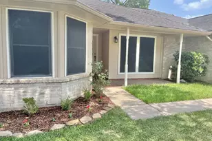 8646 Sunny Ridge Dr, Houston, TX 77095 - Photo 2