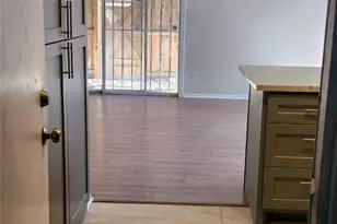 909 Silber Rd, Houston, TX 77024 - Photo 4