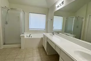 15102 Millers Run Ln, Sugar Land, TX 77498 - Photo 8