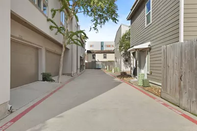 241 Lenox Street, Houston, TX 77011 - Photo 30