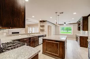 6407 Burning Tree Dr, Houston, TX 77036 - Photo 8
