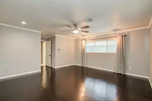 6407 Burning Tree Dr, Houston, TX 77036 - Photo 18
