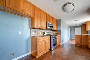 1402 51st St, Galveston, TX 77551 - Photo 18