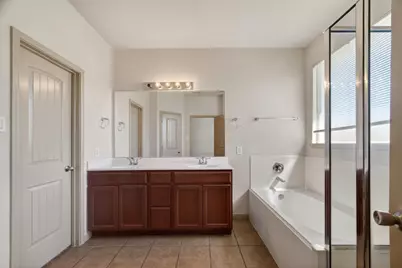 5950 Carpenters Hollow Court, Houston, TX 77049 - Photo 32