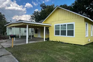 1018 N 2nd St, Baytown, TX 77520 - Photo 2
