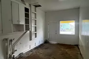 1018 N 2nd St, Baytown, TX 77520 - Photo 22