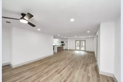 8610 Ardley Circle, Houston, TX 77088 - Photo 8