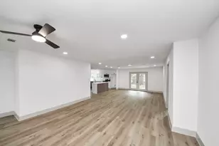 8610 Ardley Cir, Houston, TX 77088 - Photo 8