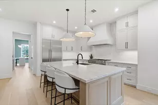 1030 Chamboard Ln, Houston, TX 77018 - Photo 12