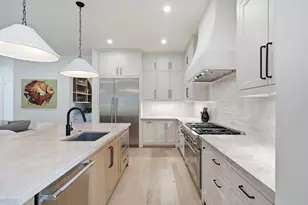 1030 Chamboard Ln, Houston, TX 77018 - Photo 14
