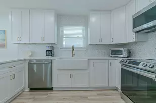 13826 Pirates Beach Blvd, Galveston, TX 77554 - Photo 18