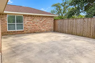 1103 County Rd 281, Alvin, TX 77511 - Photo 12