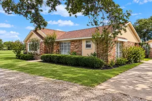 1103 County Rd 281, Alvin, TX 77511 - Photo 6