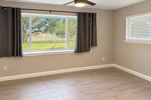 1103 County Rd 281, Alvin, TX 77511 - Photo 10
