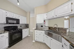 1238 Sandy Plains Ln, Houston, TX 77062 - Photo 2