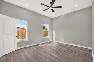 306 Bolden St, Houston, TX 77029 - Photo 8