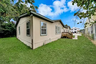 1074 South Ln, Houston, TX 77088 - Photo 26