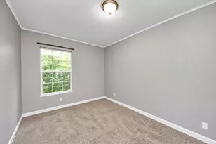 1074 South Ln, Houston, TX 77088 - Photo 4